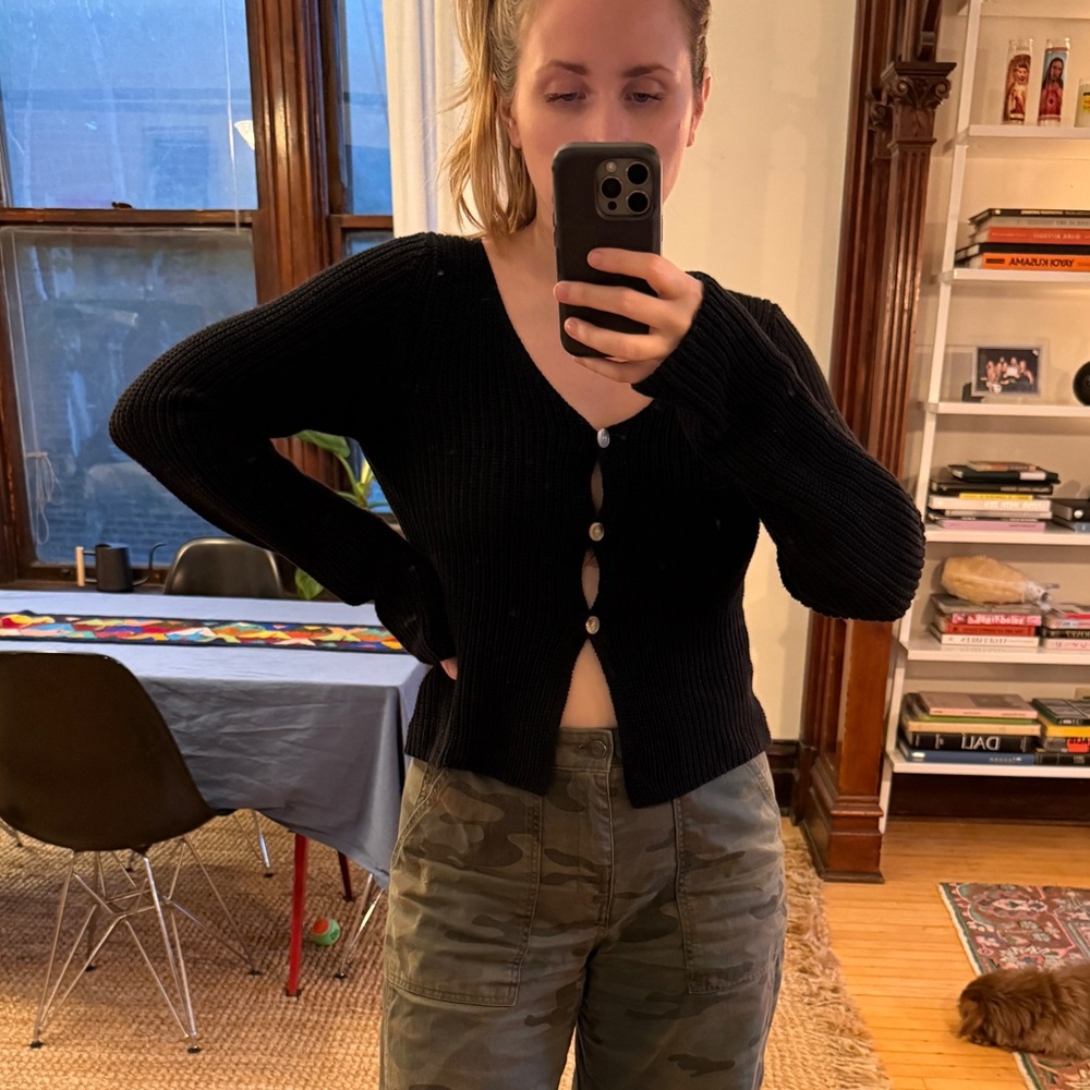 Cute little knit cardigan - Picture 3 of 5